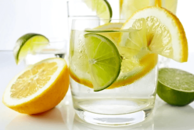 water and lemon on a diet